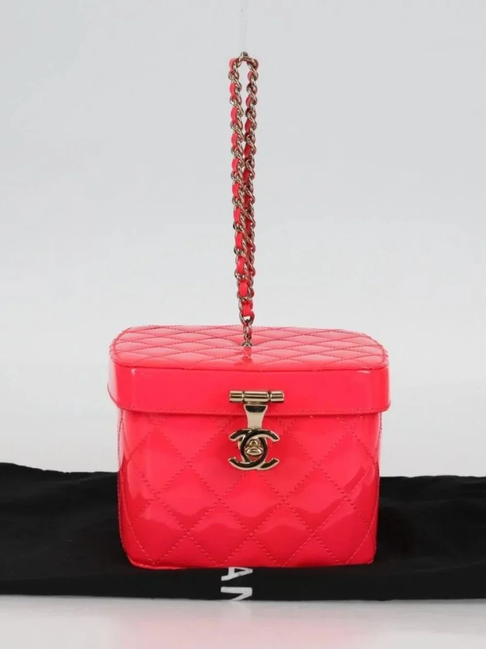 CHANEL Matelasse Vanity Pouch Enamel Pink Gold CC Auth 123518SAM